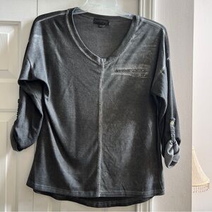 Flora Ashley soft, trendy top!